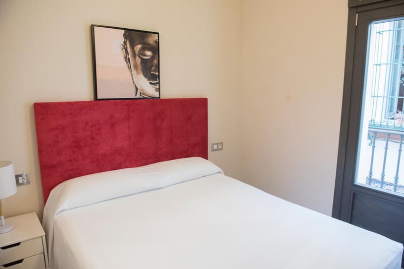 Private jacuzzi at Apartamentos Luxury Puente de Triana, Seville, photo 3