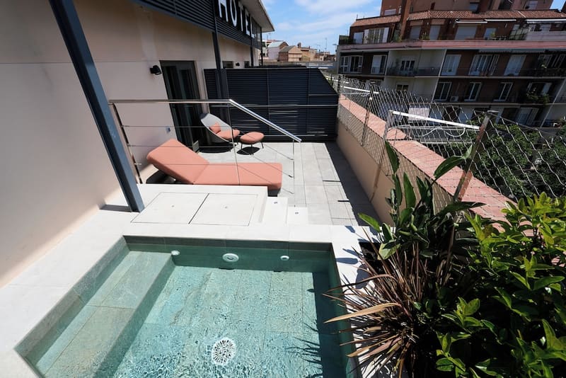 Private plunge pool at Catalonia Eixample 1864, Barcelona — photo 2