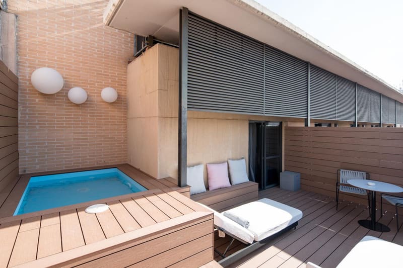 Private plunge pool at Catalonia Eixample 1864, Barcelona — photo 4