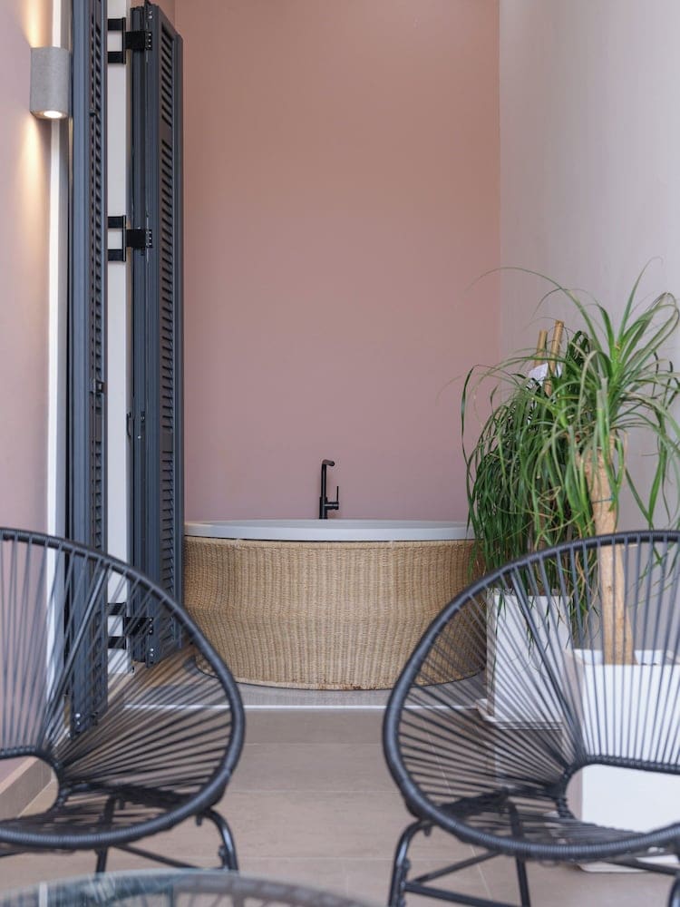 Private hot tub at The Alma City Hotel, Chania, photo 2