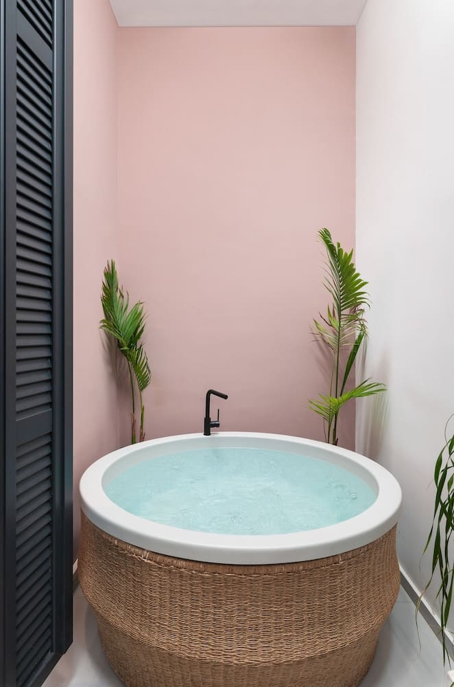 Private hot tub at The Alma City Hotel, Chania