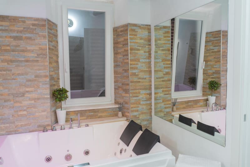Private hot tub at iRooms - Spanish Steps, Rome, photo 5