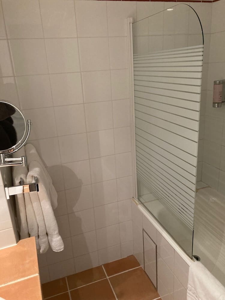 Private jacuzzi at Windsor Hotel, Nice — photo 4