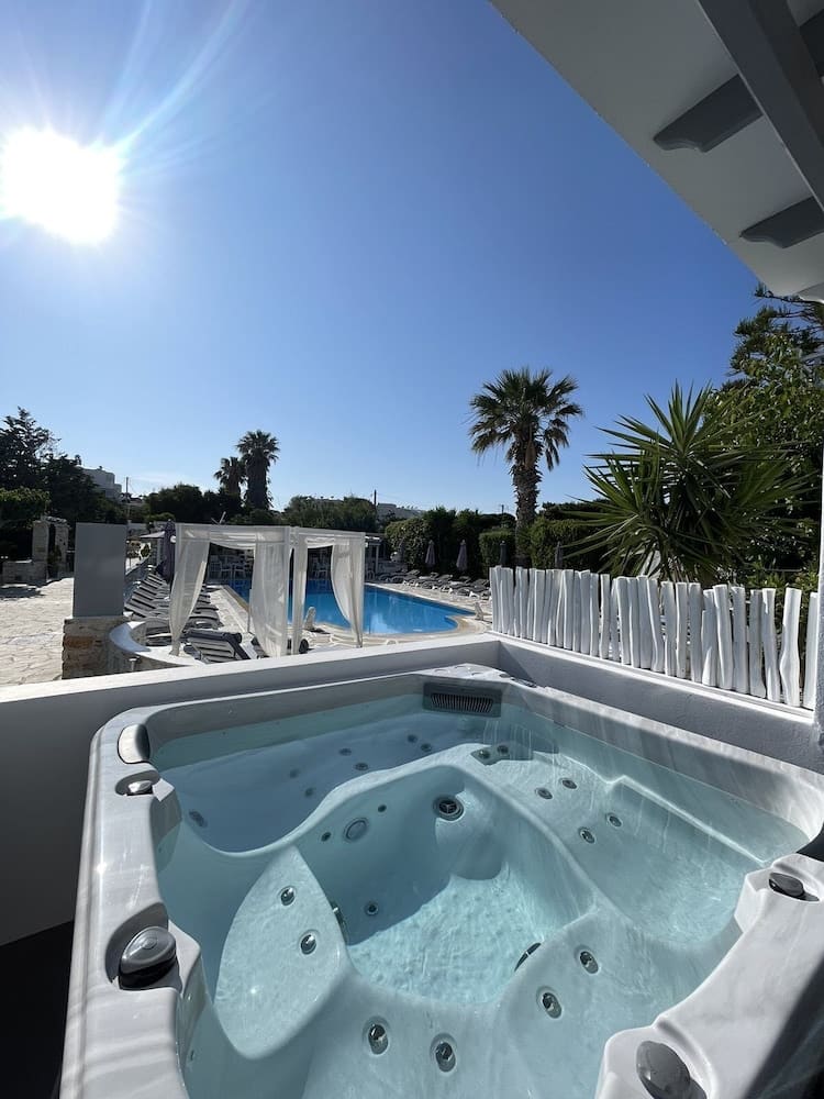 Private hot tub at Zoumis Residence, Paros, photo 6