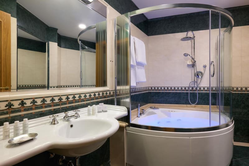 Private hot tub at Marcella Royal Hotel - Rooftop Garden, Rome