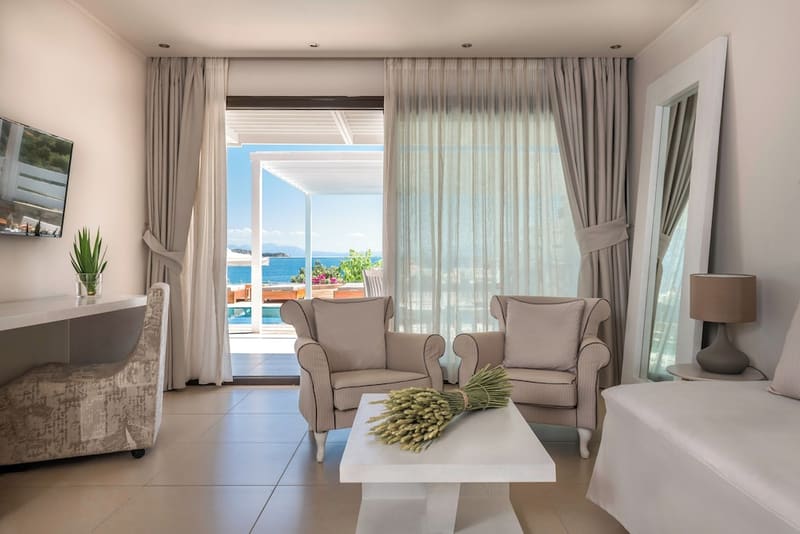 Private hot tub at Kassandra Bay Resort, Suites & Spa, Skiathos — photo 4