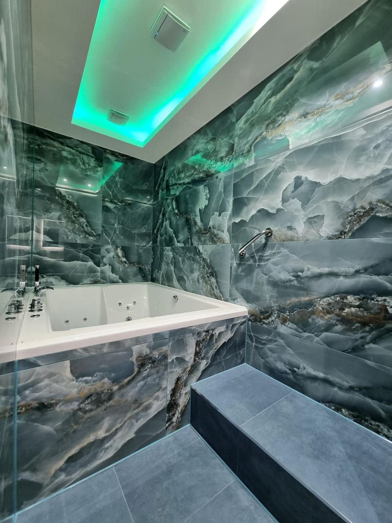Private jacuzzi at NOX Kensington Gardens, London, photo 3
