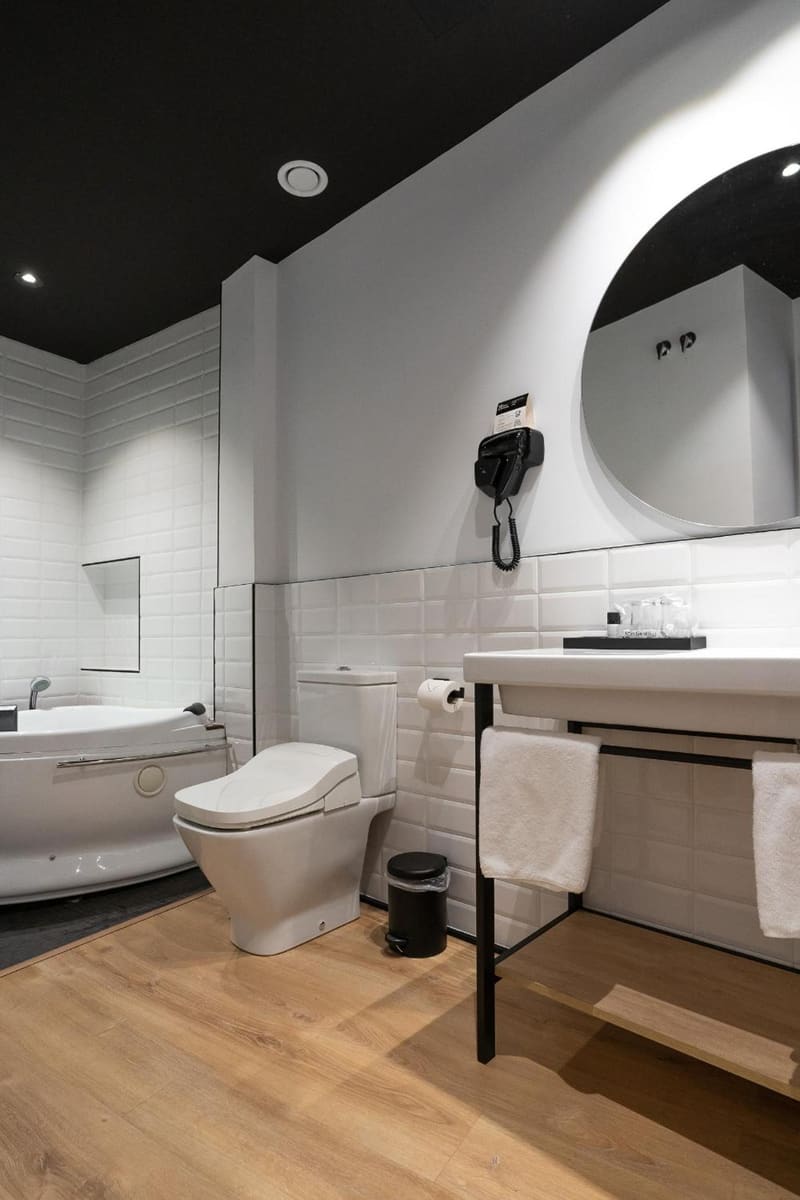 Private hot tub at Hotel Boutique Puerta de las Granadas, Granada — photo 6