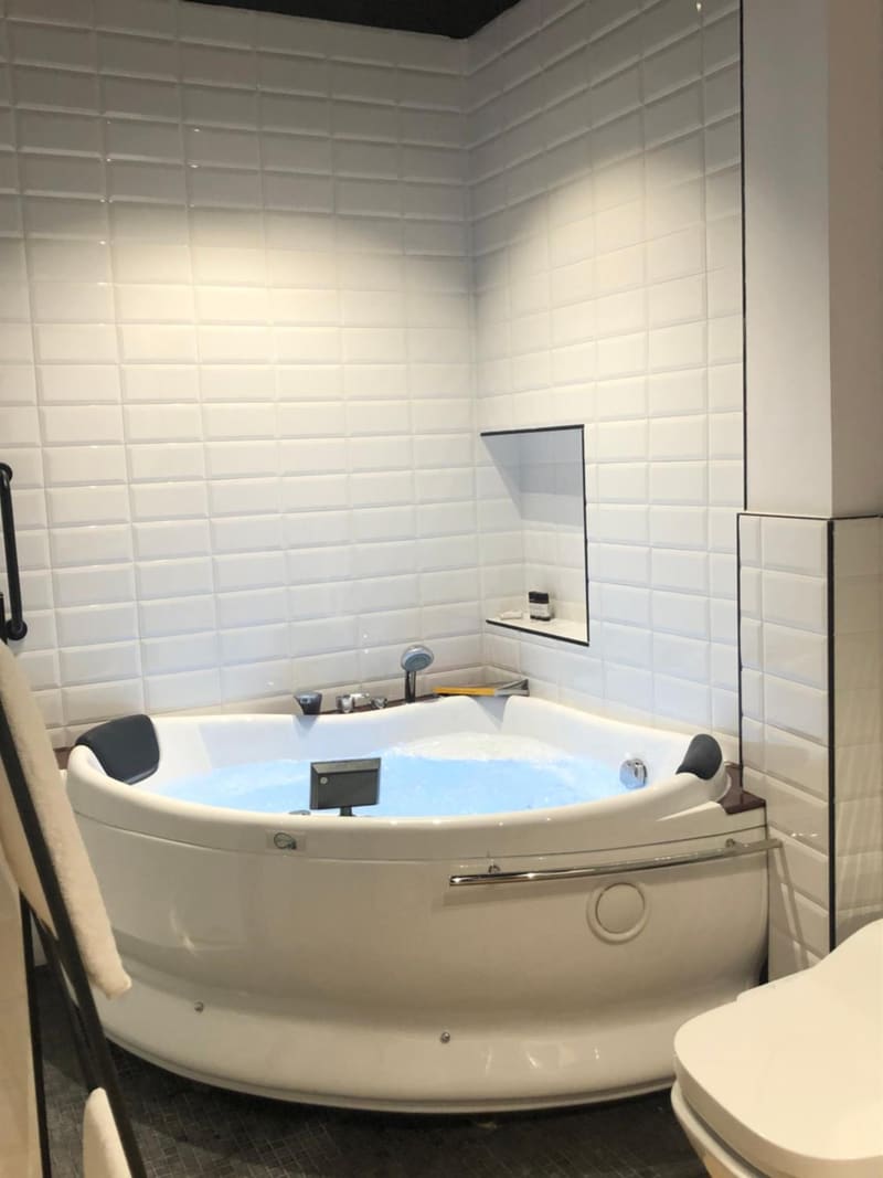 Private hot tub at Hotel Boutique Puerta de las Granadas, Granada — photo 2