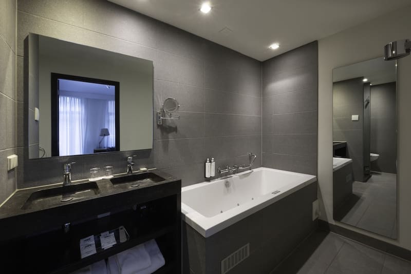 Private hot tub at Catalonia Vondel Amsterdam, Amsterdam — photo 3