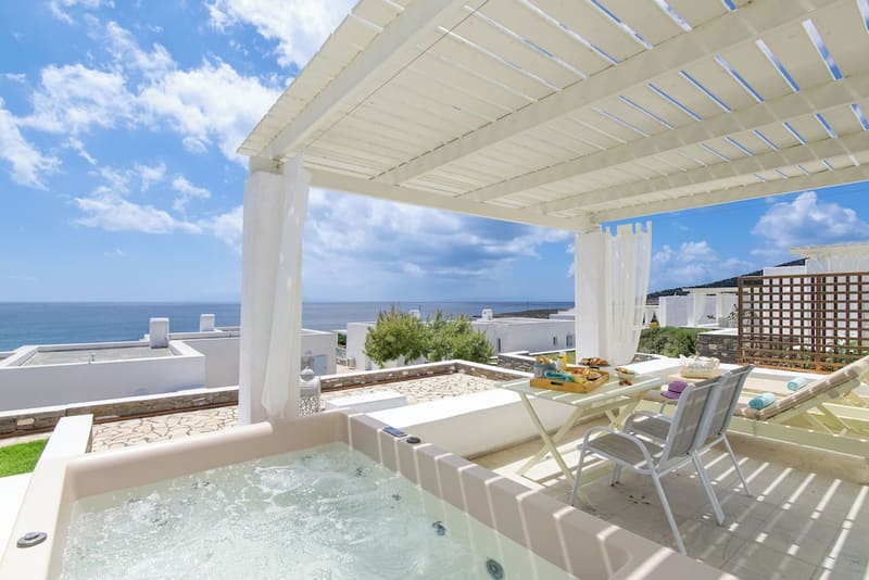 Private hot tub at Glyfa Village, Paros