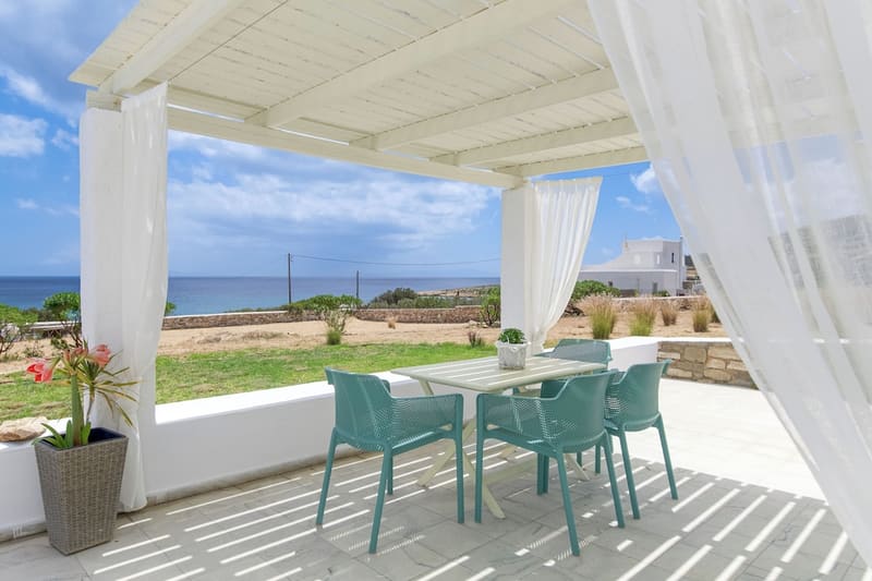Private hot tub at Glyfa Village, Paros — photo 5
