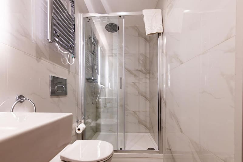 Private jacuzzi at NOX West Hampstead, London, photo 6