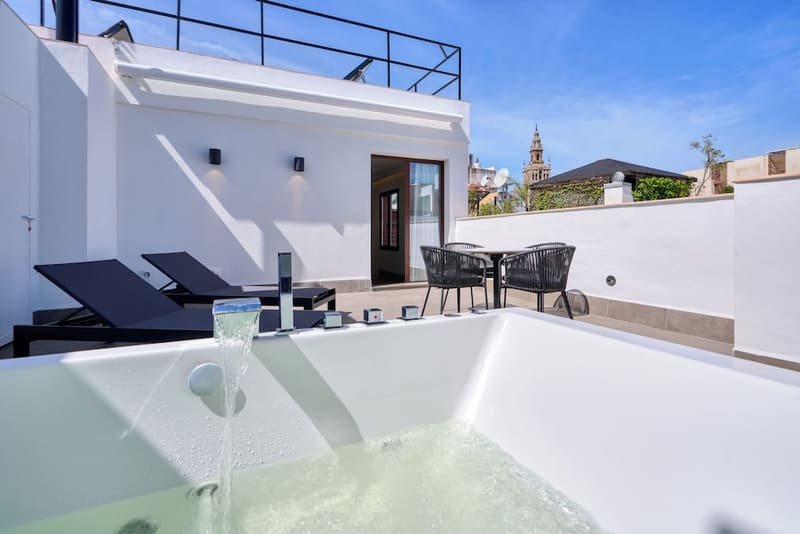 Private hot tub at Hotel Murillo Reinoso, Seville — photo 5