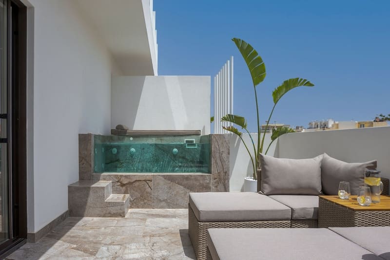 Private plunge pool at Ethereal White Resort Hotel & Spa - Adults Only, Heraklion — photo 3
