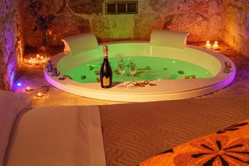 Private hot tub at La Terrazza sulla Rupe, Ostuni — photo 4
