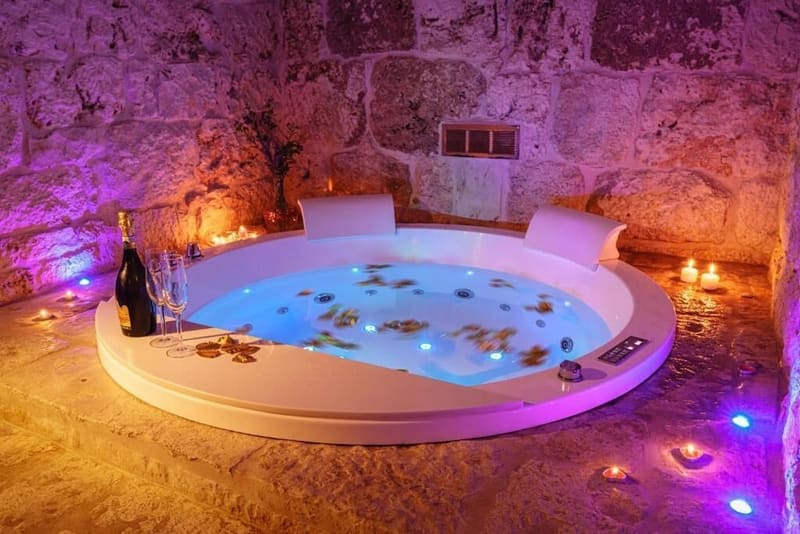 Private hot tub at La Terrazza sulla Rupe, Ostuni — photo 5