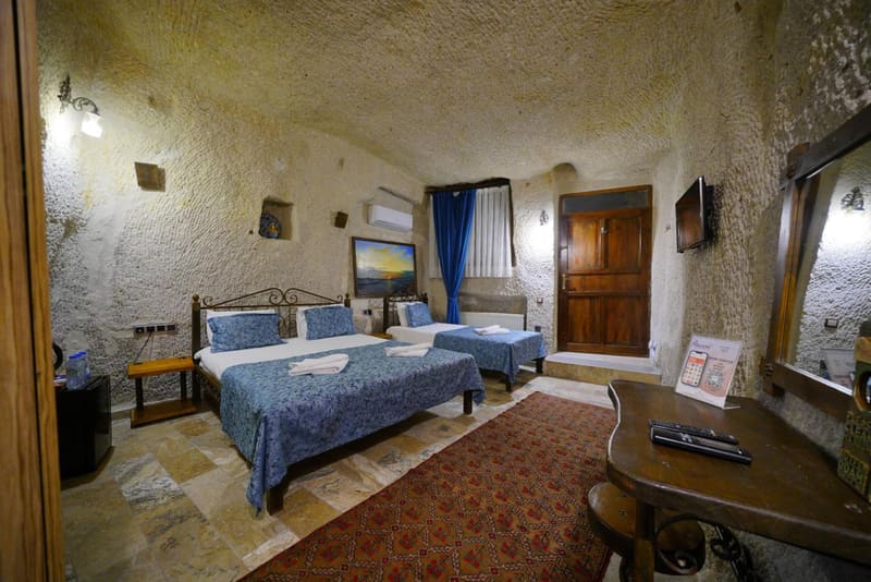 Private jacuzzi at Emit Sakura Cave Hotel, Goreme — photo 6
