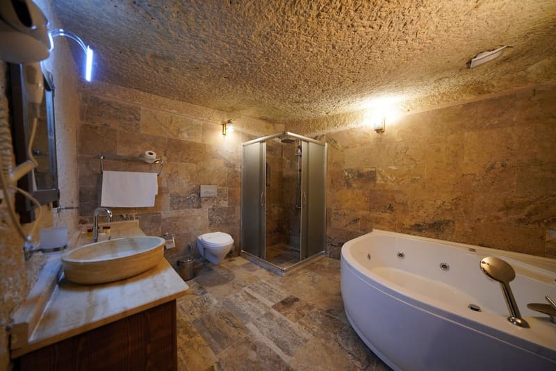 Private jacuzzi at Emit Sakura Cave Hotel, Goreme — photo 3