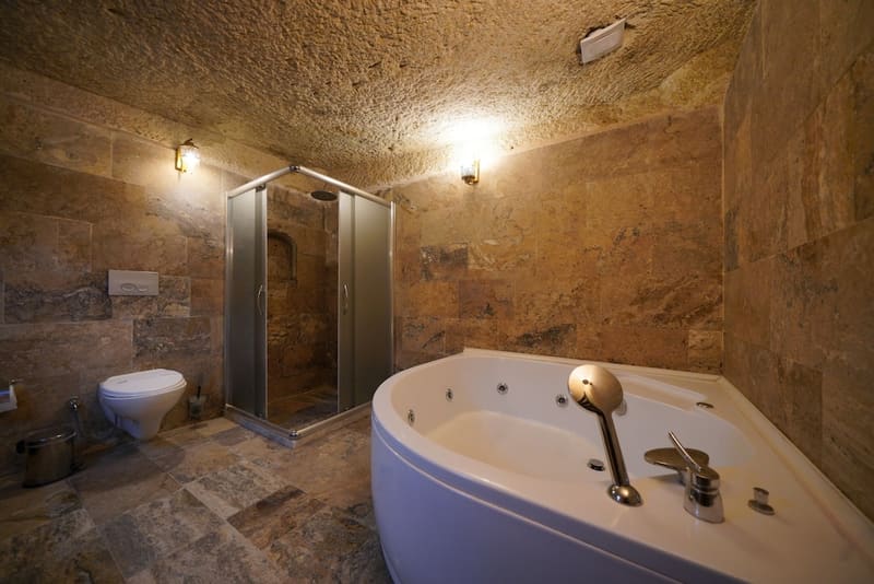 Private jacuzzi at Emit Sakura Cave Hotel, Goreme — photo 4