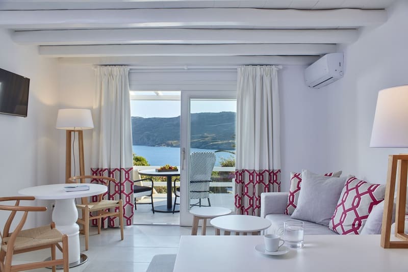 Private jacuzzi at Archipelagos Hotel, Mykonos — photo 4
