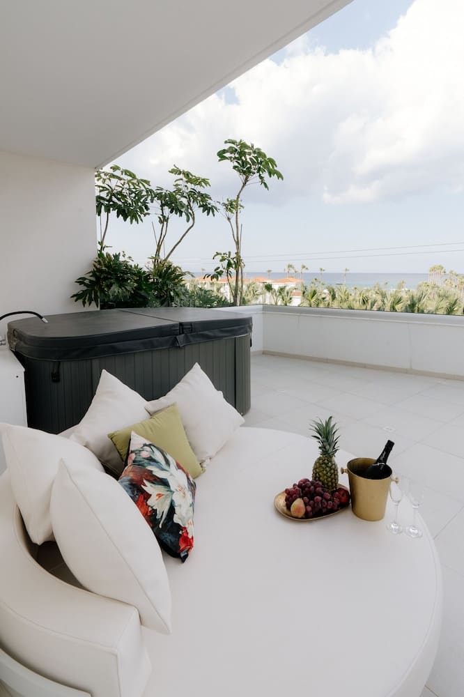 Private jacuzzi at At Herbal Boutique Hotel & Spa, Protaras — photo 3
