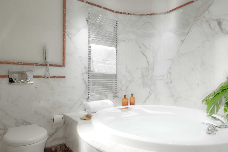 Private hot tub at Golden Tower Hotel & Spa, Florence, photo 6