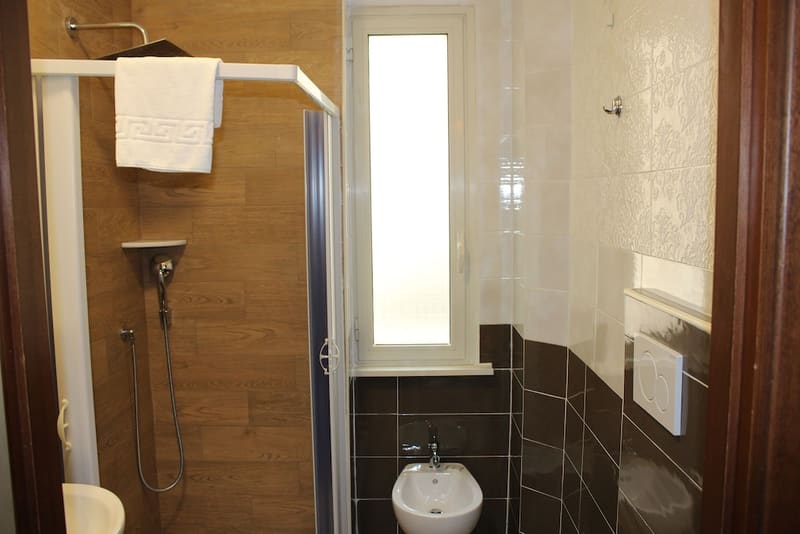 Private hot tub at Hotel Pyramid, Rome, photo 6