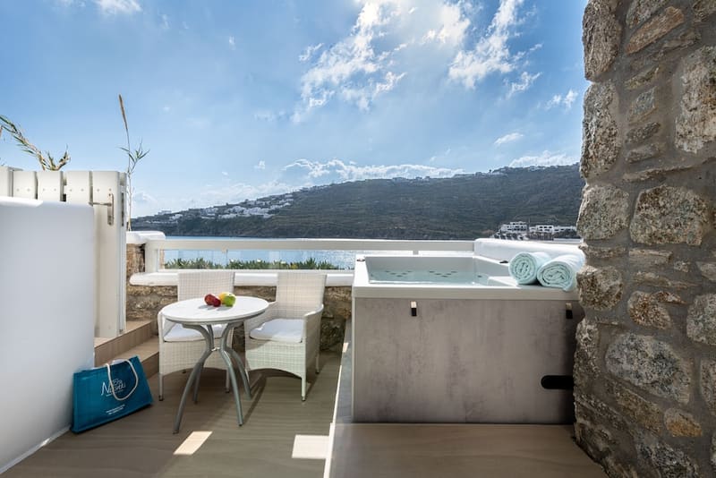 Private hot tub at Nissaki Boutique Hotel, Mykonos — photo 4