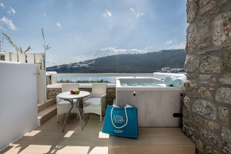 Private hot tub at Nissaki Boutique Hotel, Mykonos — photo 3