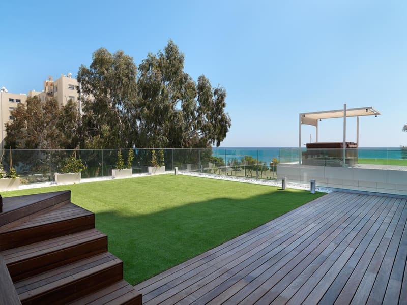 Private hot tub at Olympic Residence Deluxe Apartments, Limassol
