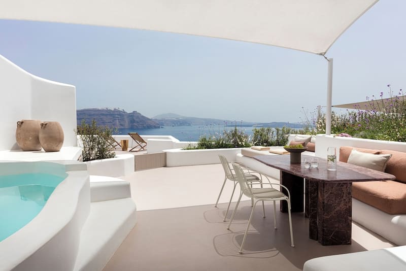 Private plunge pool at Canaves Ena - Small Luxury Hotels of the World, Santorini — photo 2