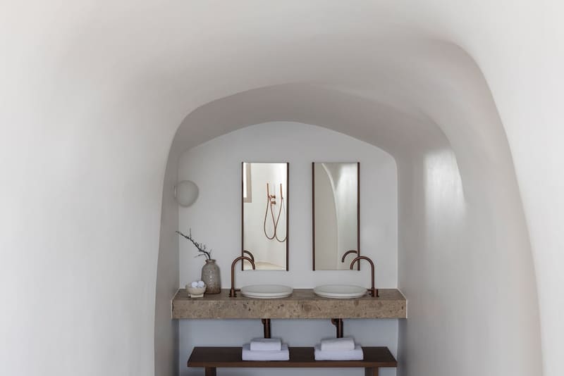 Private plunge pool at Canaves Ena - Small Luxury Hotels of the World, Santorini — photo 6