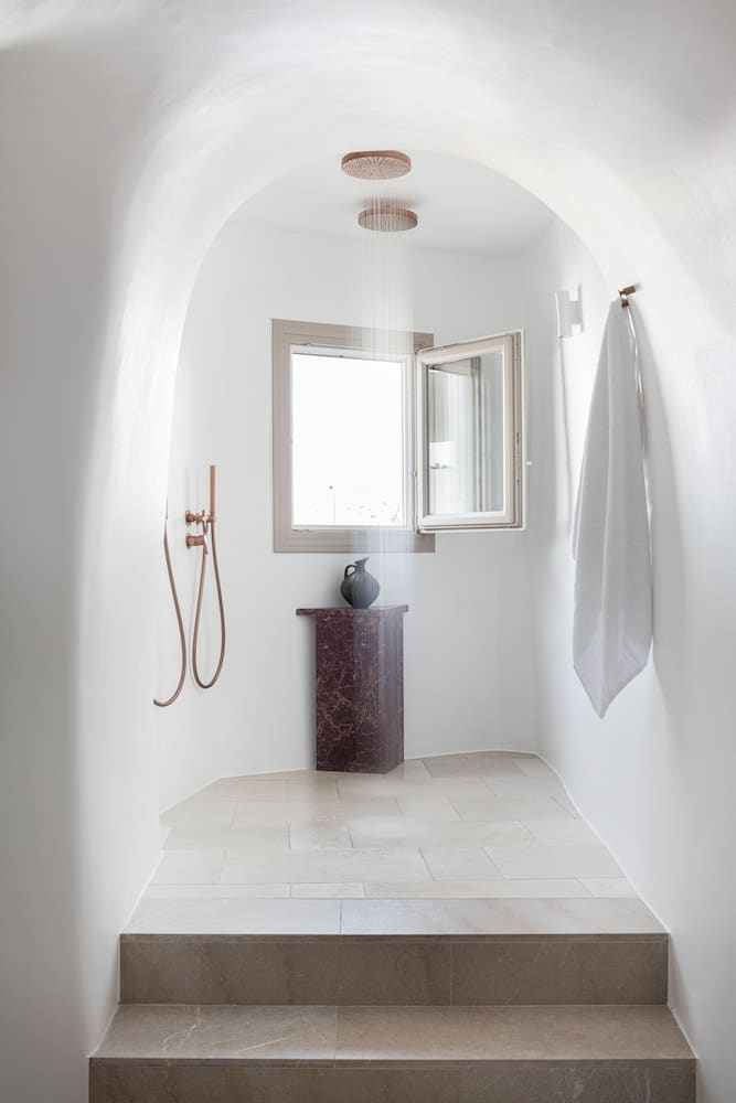 Private plunge pool at Canaves Ena - Small Luxury Hotels of the World, Santorini — photo 3