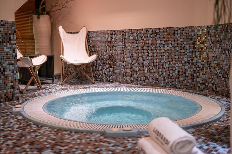 Private hot tub at Hotel Leopardi, Verona