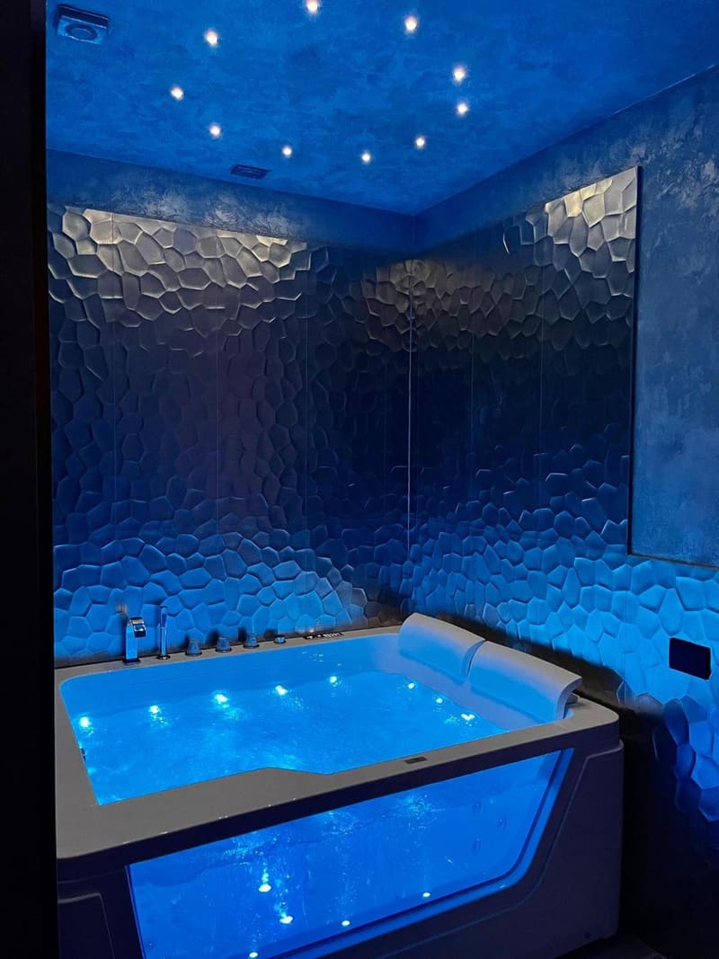 Private hot tub at Hotel Relais Dei Papi, Rome