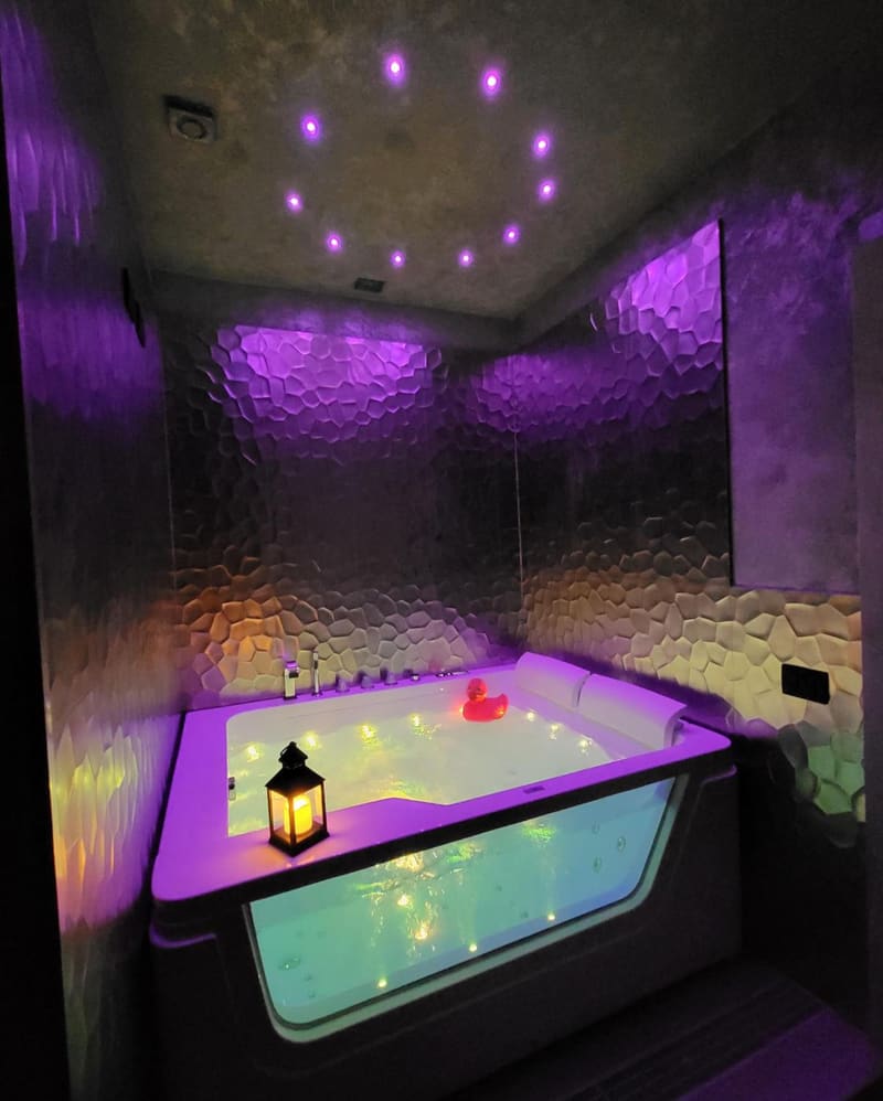 Private hot tub at Hotel Relais Dei Papi, Rome, photo 2