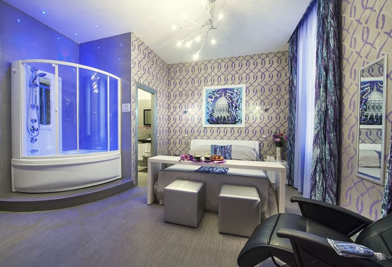 Private hot tub at Hotel Relais Dei Papi, Rome, photo 6