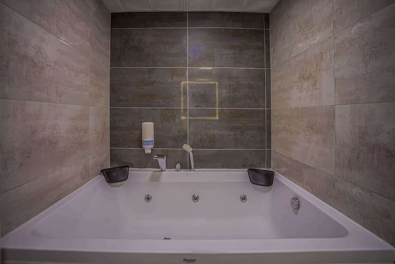Private hot tub at Best Western Plus Khan Hotel, Antalya — photo 3