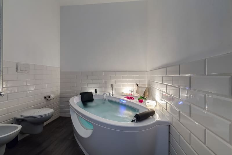 Private hot tub at Relais Colonna 27, Rome, photo 4