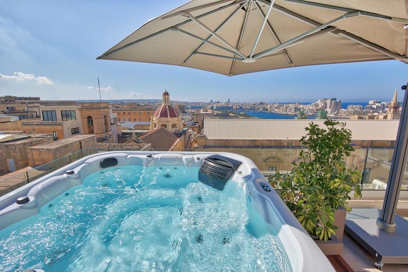 Private hot tub at Palazzo Rosaria Boutique Hotel, Valletta — photo 3