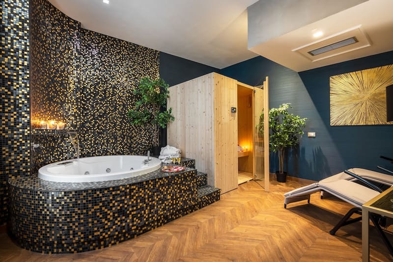 Private jacuzzi at Dharma Style Hotel & Spa, Rome