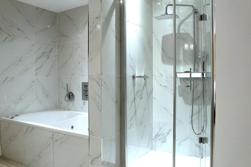 Private jacuzzi at 1 Craven Hill Gardens, London, photo 4