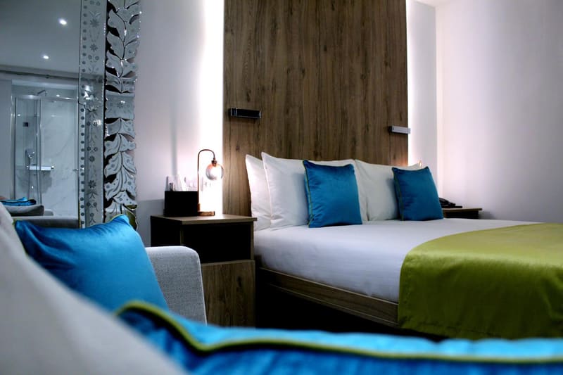Private jacuzzi at 1 Craven Hill Gardens, London, photo 5