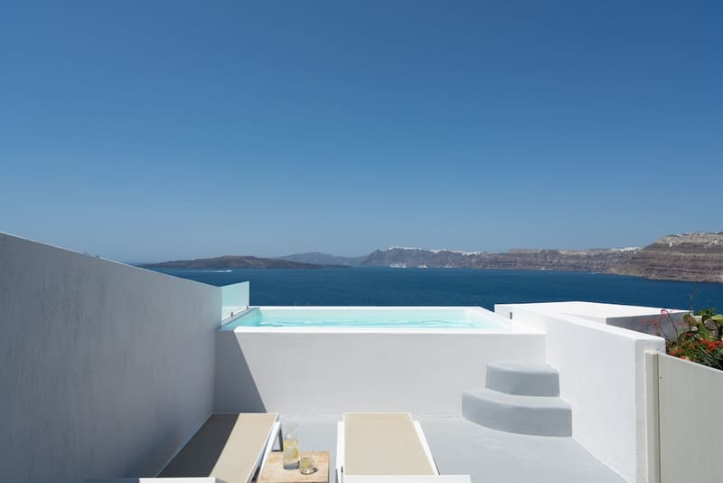 Private plunge pool at Goulielmos Hotel & Spa, Santorini — photo 3