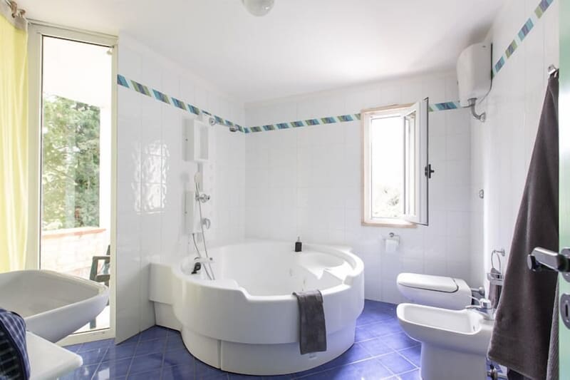 Private hot tub at Amoredimare B&B in Villa, Polignano a Mare, photo 5