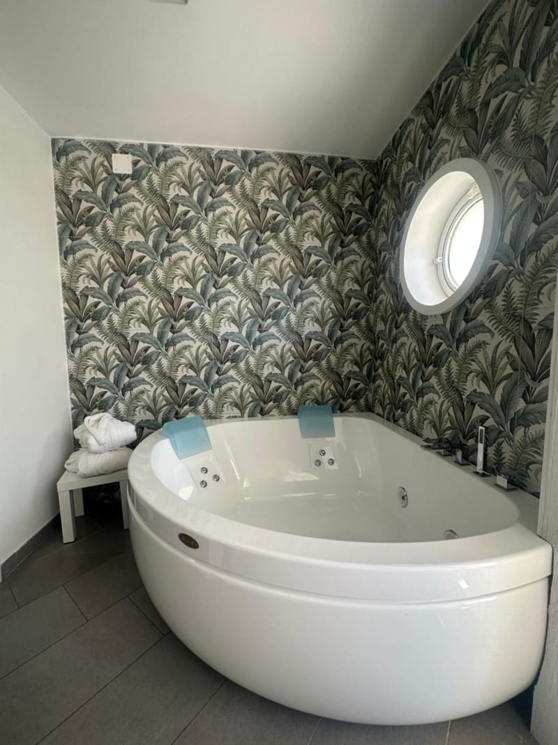 Private hot tub at Hotel Tasso Suites & Spa, Sorrento — photo 3