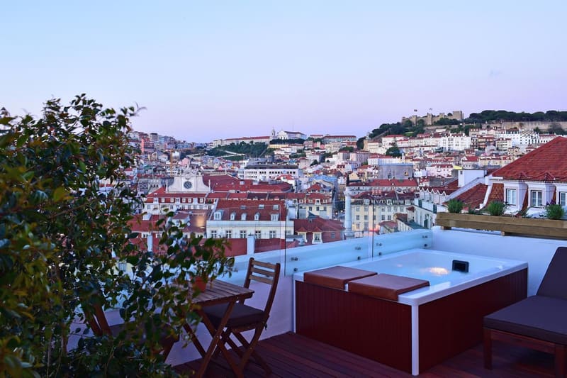 Private hot tub at Casa Balthazar, Lisbon — photo 6