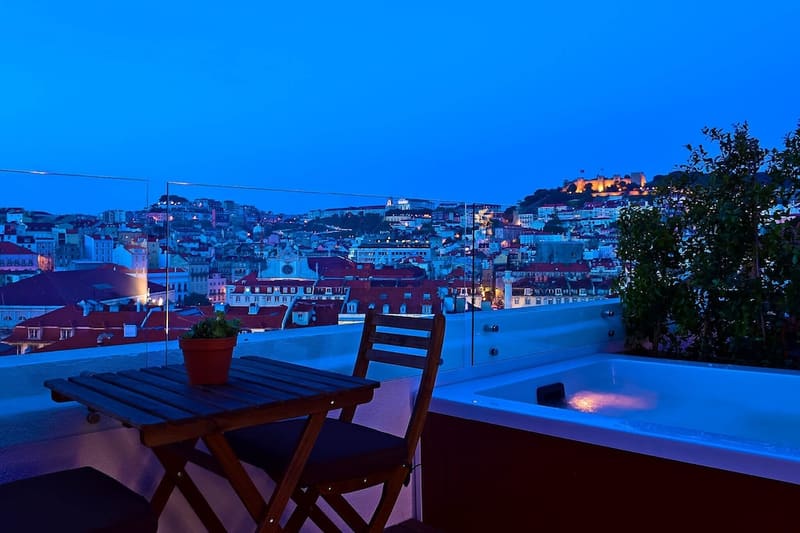 Private hot tub at Casa Balthazar, Lisbon — photo 5