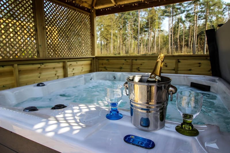 Private hot tub at Hollicarrs - Stag Lodge, York